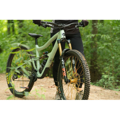 INDUSTRY NINE Hydra2 Trail Carbon Spoked Wheels