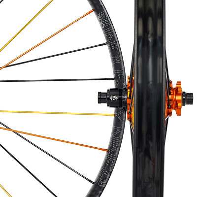 INDUSTRY NINE HYDRA ENDURO 300 Spoked wheels