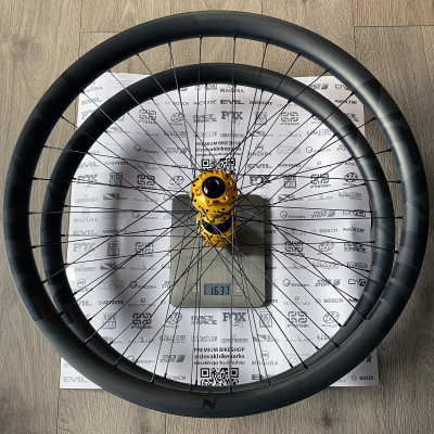 WHEELSET INDUSTRY NINE | NEXTIE Carbon Vypletené kolesá