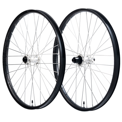 INDUSTRY NINE Hydra2 DJ 26″ DIRT JUMP Vypletené kolesá