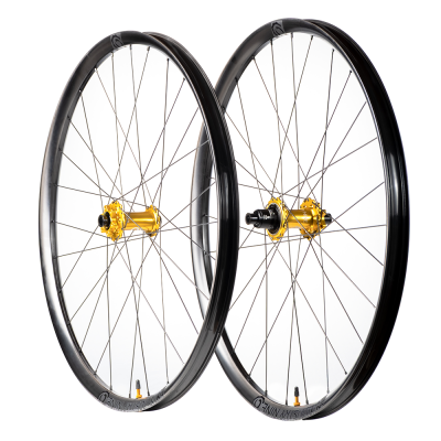 INDUSTRY NINE Hydra2 Enduro S Carbon Vypletené kolesá