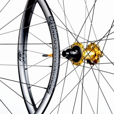 INDUSTRY NINE Hydra2 Enduro S Carbon Vypletené kolesá