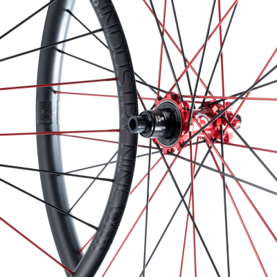 INDUSTRY NINE Hydra2 Enduro Vypletené kolesá