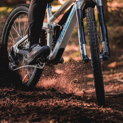 INTEND BLACKLINE FLASH 38 29" 160-190mm