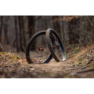 INDUSTRY NINE Hydra2 ENDURO-S HBW Vypletené kolesá